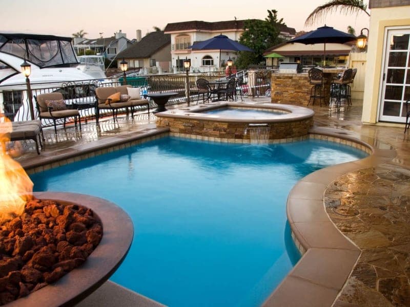 Swimming Pool Companies & Pool Builders